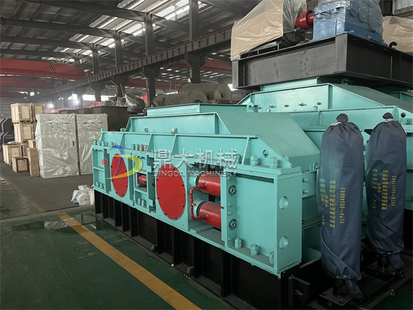 花崗巖液壓對(duì)輥制砂機(jī) 花崗巖液壓對(duì)輥制砂機(jī)