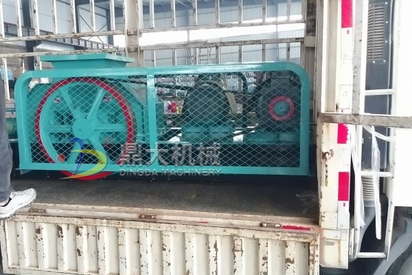 雙齒輥破碎機(jī) 雙齒輥破碎機(jī)