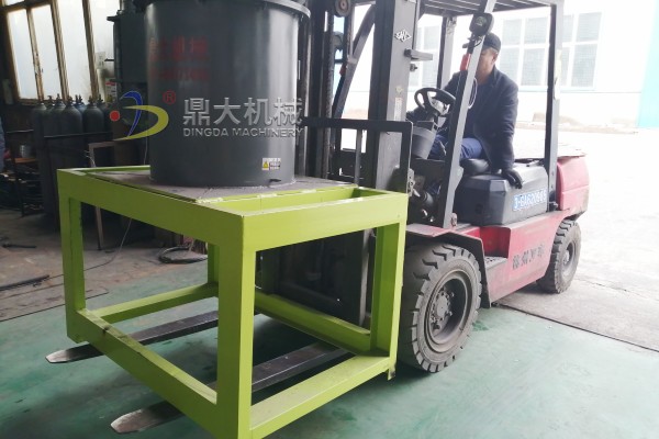 立式濕料粉碎機(jī) 立式濕料粉碎機(jī)