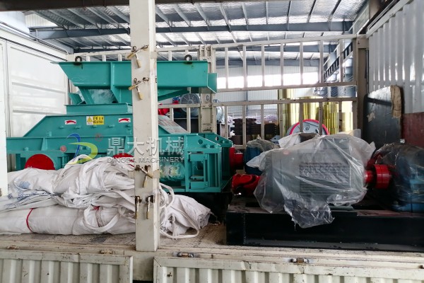 ��݁����C(j��)