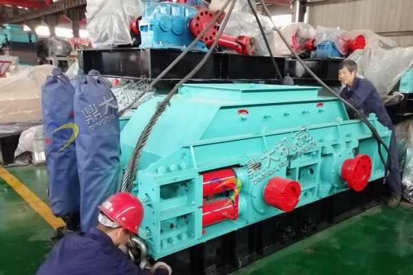 對輥制砂機(jī) 對輥制砂機(jī)